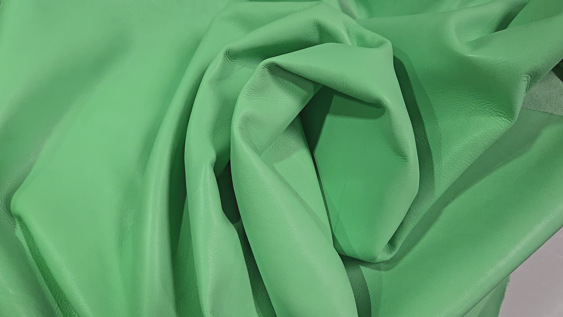 Pistachio Green 1.75 - 2 Oz Calf Leather (7 - 8 Square Feet)
