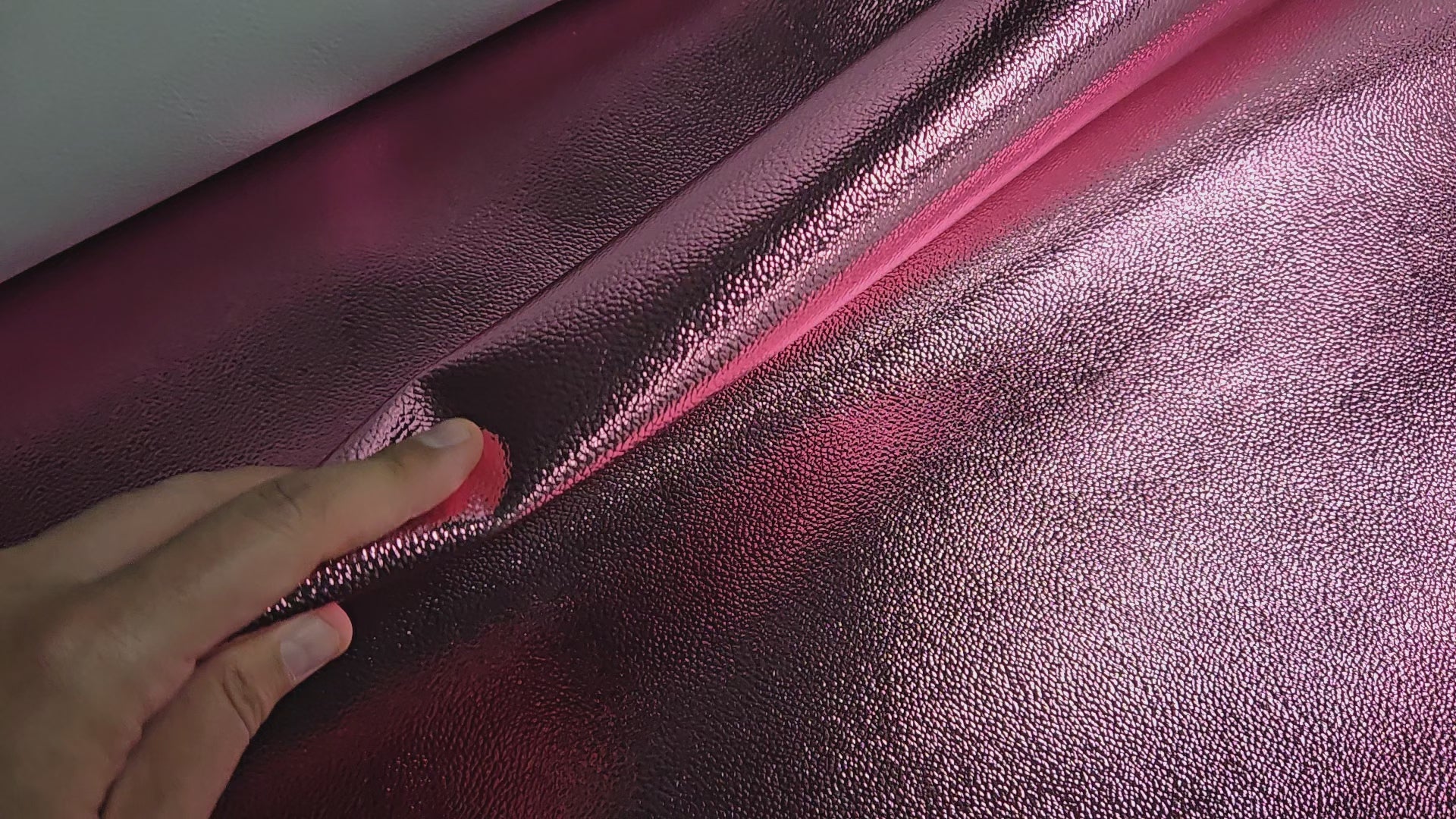 Metallic Light Pink 2.5 Oz Calf Leather