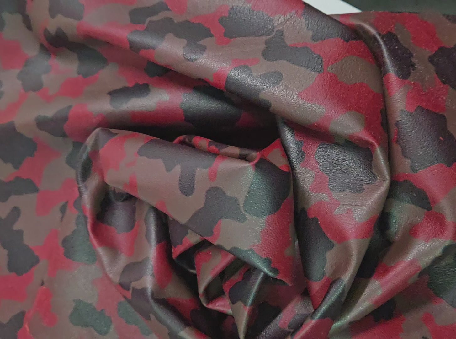 Red Camouflage 1.5 Oz Leather Lambskins (7 - 8 Square Feet)
