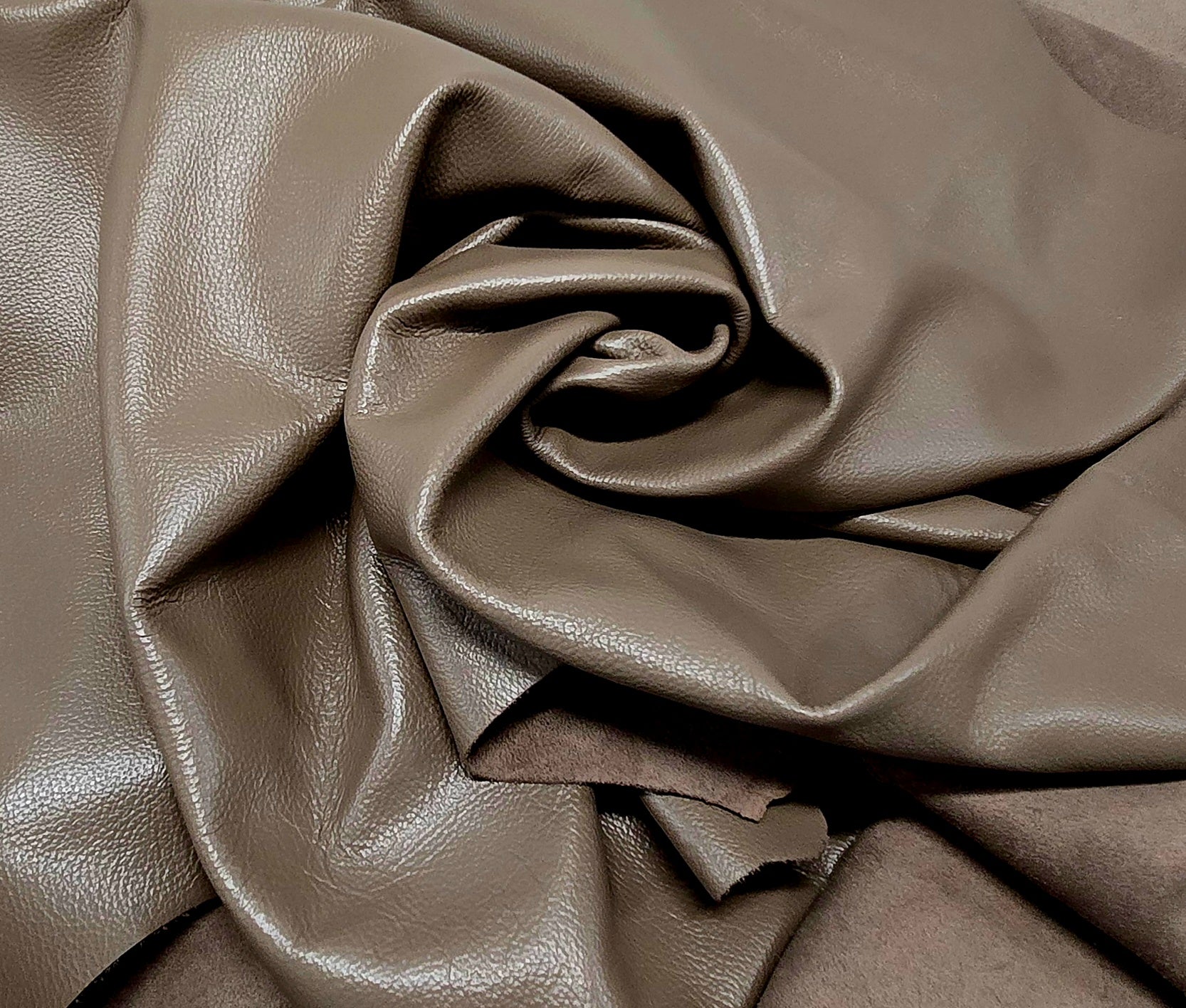 Taupe Bulldog Light 3 Oz Leather