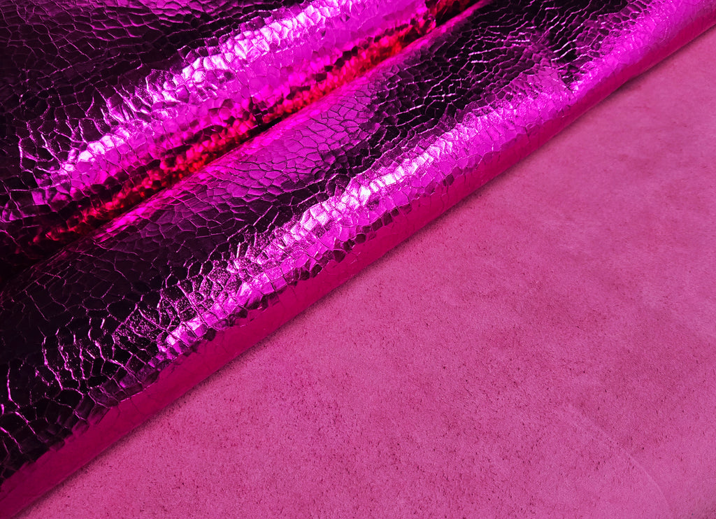 Metallic Fuschia Crackled Effect 2.5 Oz Leather