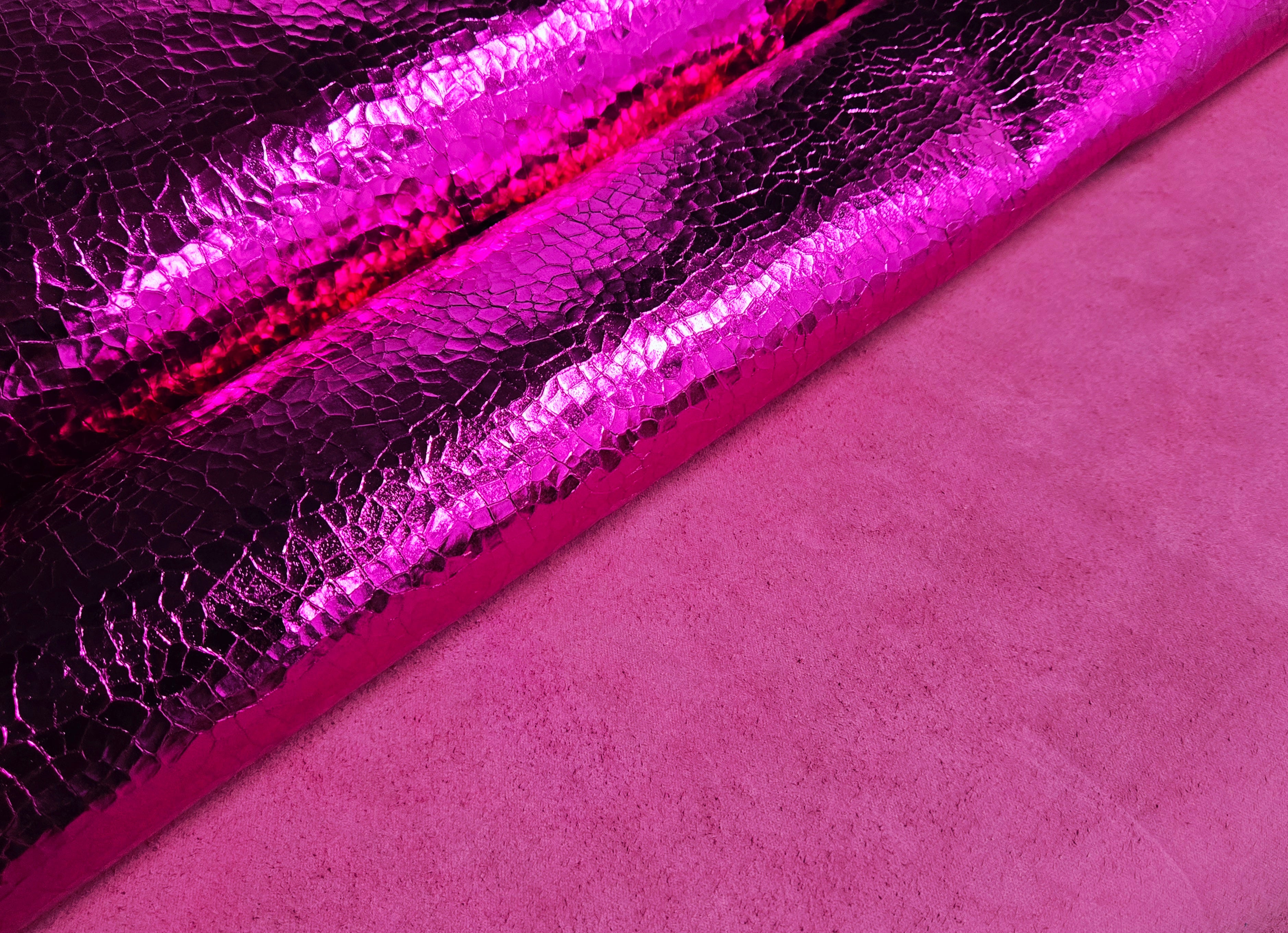 Metallic Fuschia Crackled Effect 2.5 Oz Leather