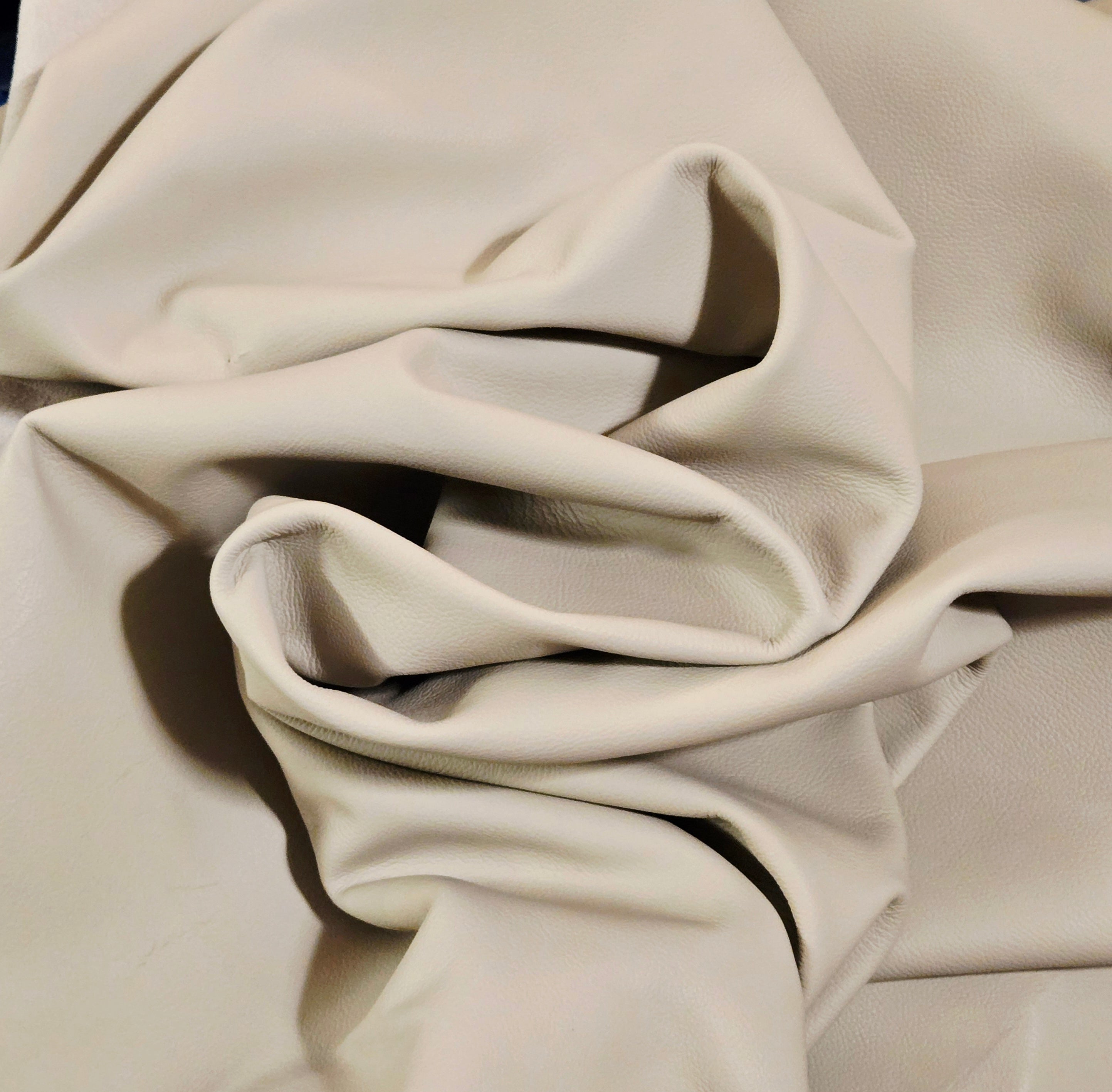Italian Ghost Stone Leather 3 Oz Quarter Hides (12 Square Feet)
