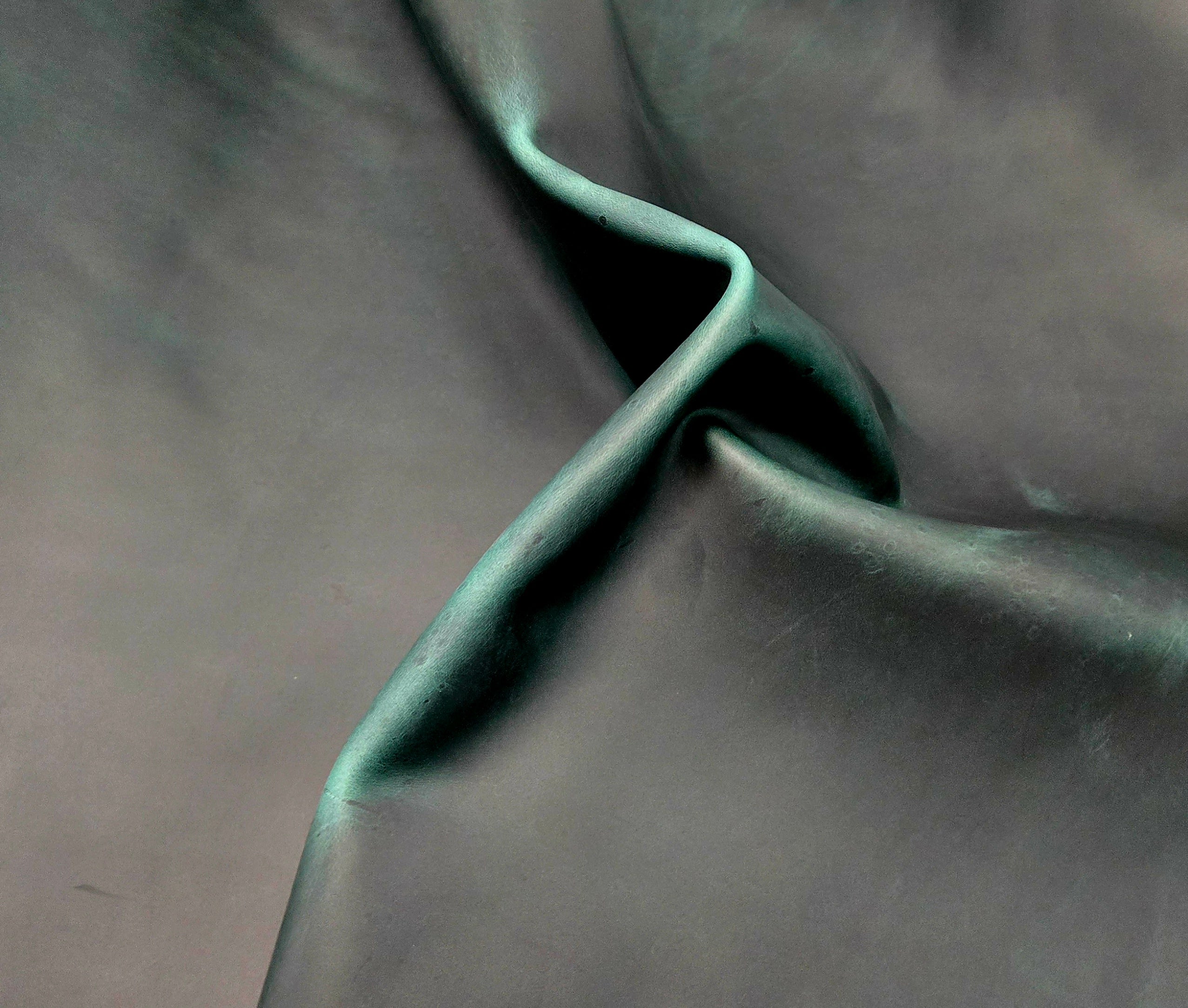 Dark Forest Green 4 Oz Leather Quarter Hides