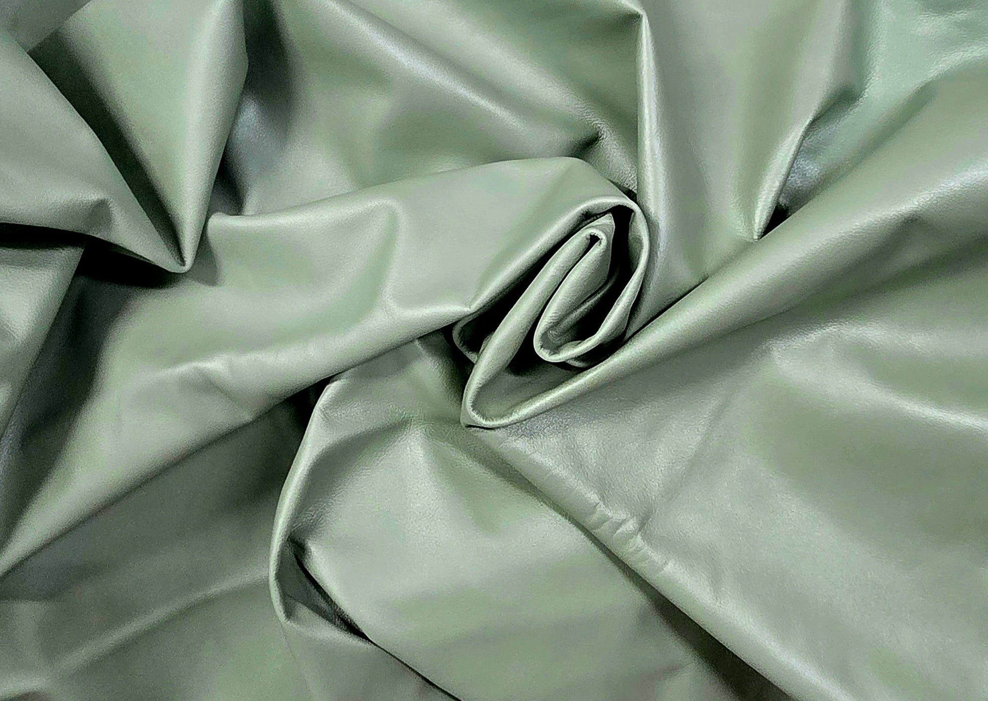 Pearlescent Seafoam Green 3 Oz Leather Hides