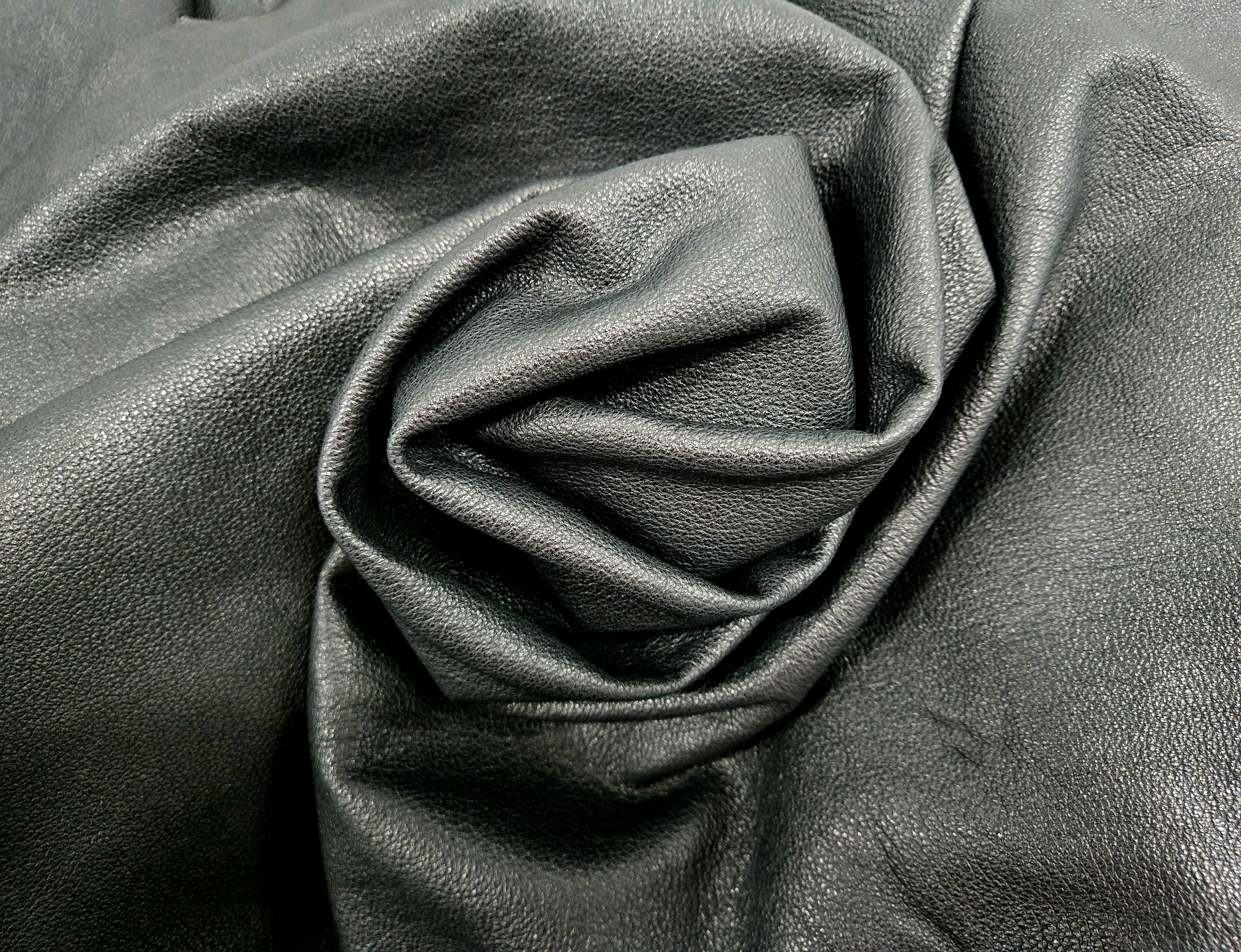 Black Italian Veg Tan 2 - 3 Oz Sheepskin Leather (7 - 9 Square Feet)